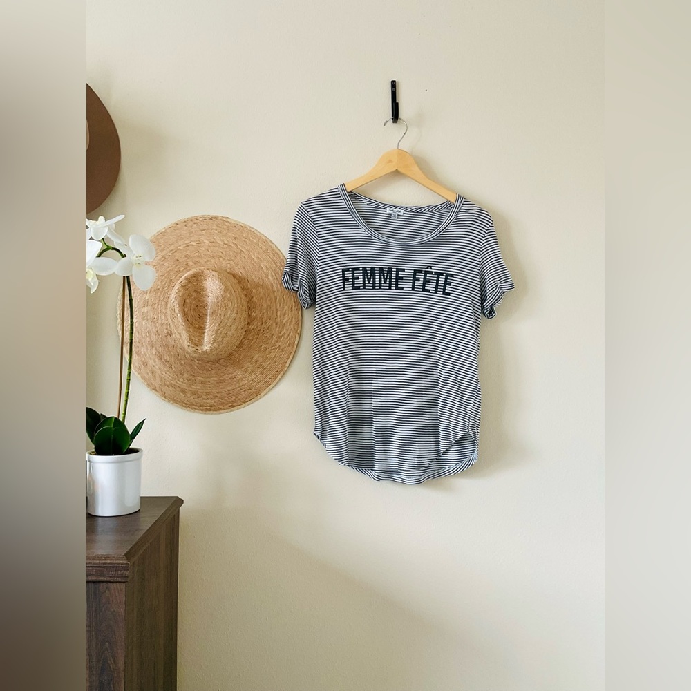 Splendid | Femme Fete Relaxed Scoop Neck Tee Shirt | Size: S